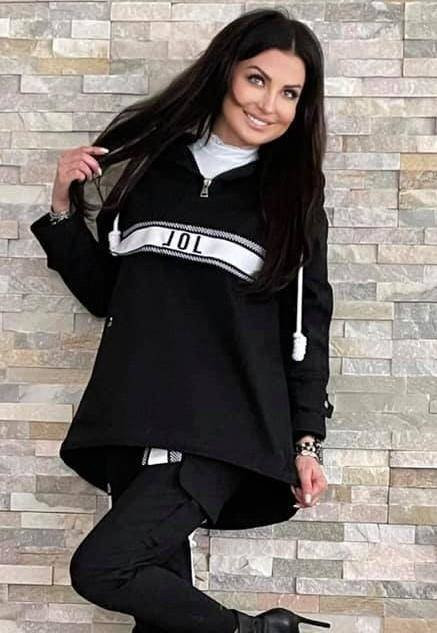 Czarna bluza z kapturem oversize nadruk By o la la