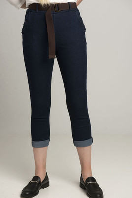 Granatowe spodnie boyfriend z falbanką