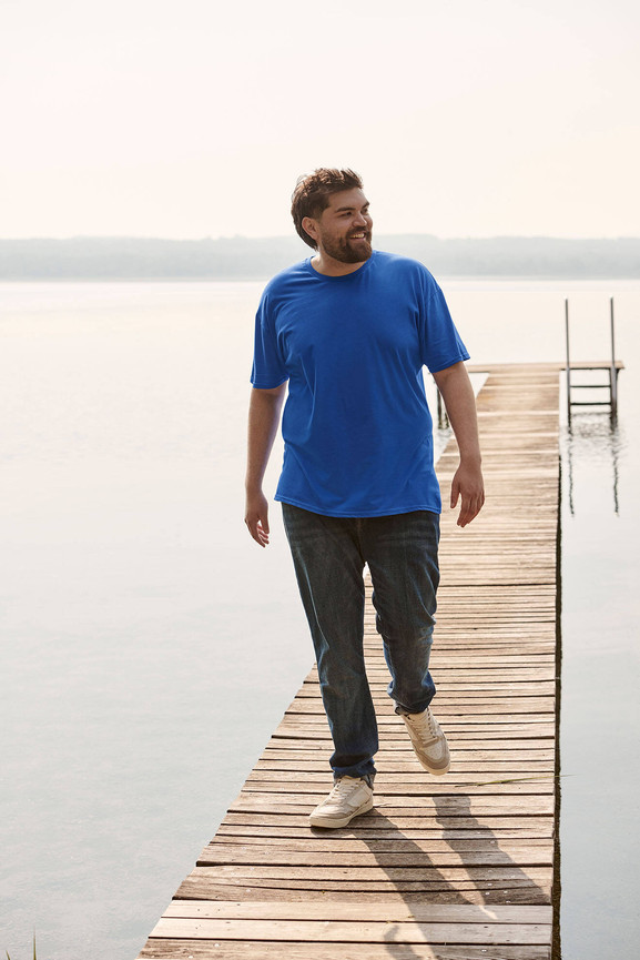 Niebieska koszulka męska z czesanej bawełny Iconic rękawem Fruit of the Loom