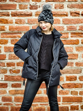 Czarna kurtka puchowa z wysoką stójką Dankoff.dk