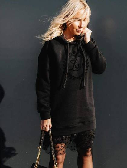 Bluza długa z kapturem oversize aplikacja LeMonada czarna