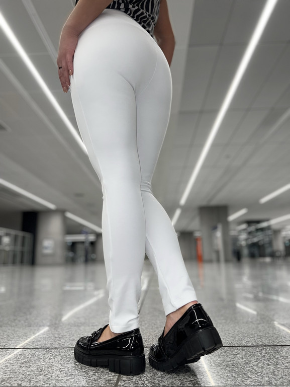 Ecru spodnie z szerokim pasem By o la la