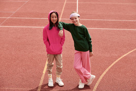 Różowa bluza dziecięca nierozpinana Classic kangurka Fruit of the Loom