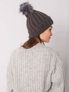 Czapka zdobiona naszywką róży antracyt