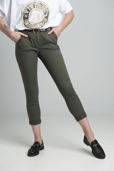 Khaki spodnie boyfriendy z paskiem