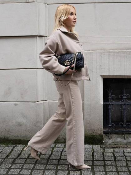 Beżowa kurtka z flauszu zapięcie na guziki LeMonada