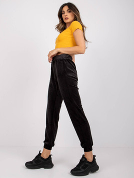 Czarne spodnie dresowe z weluru Yups