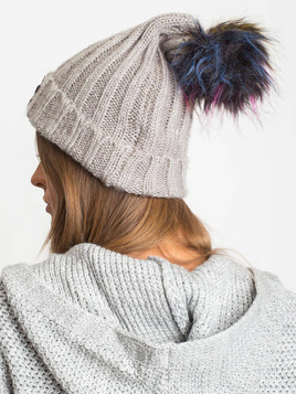 Czapka zdobiona naszywką cekinowa gwiazda szara