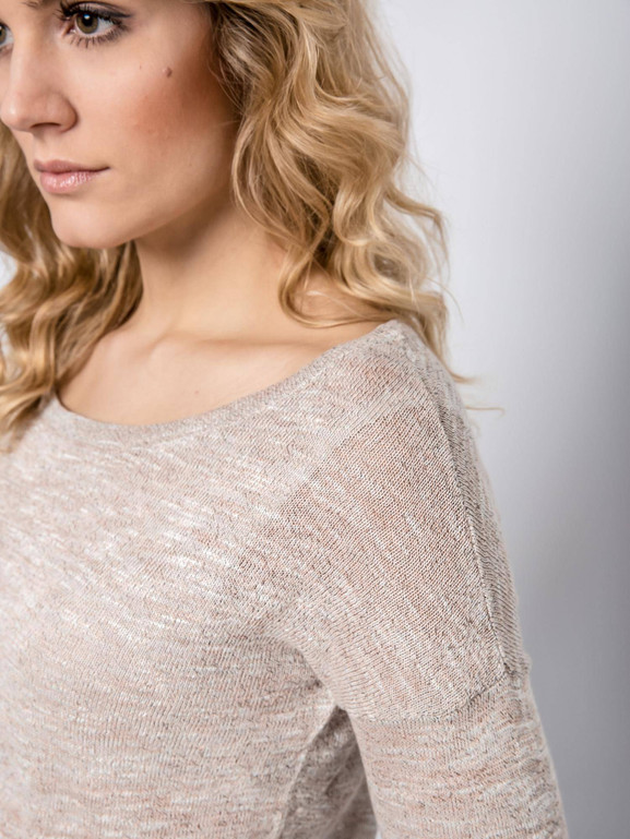 Beżowy krótki sweter z wiskozy