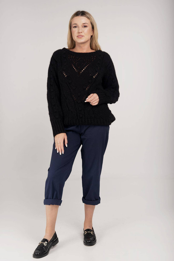 Czarny sweter ażurowy By o la La