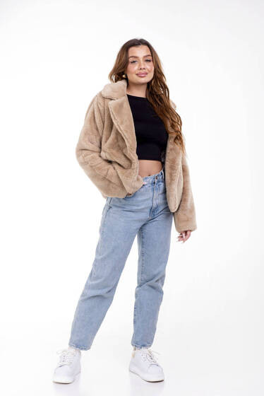 Beżowe krótkie futerko z wiskozy