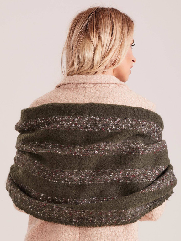 Szalik w pasy z frędzlami zielony