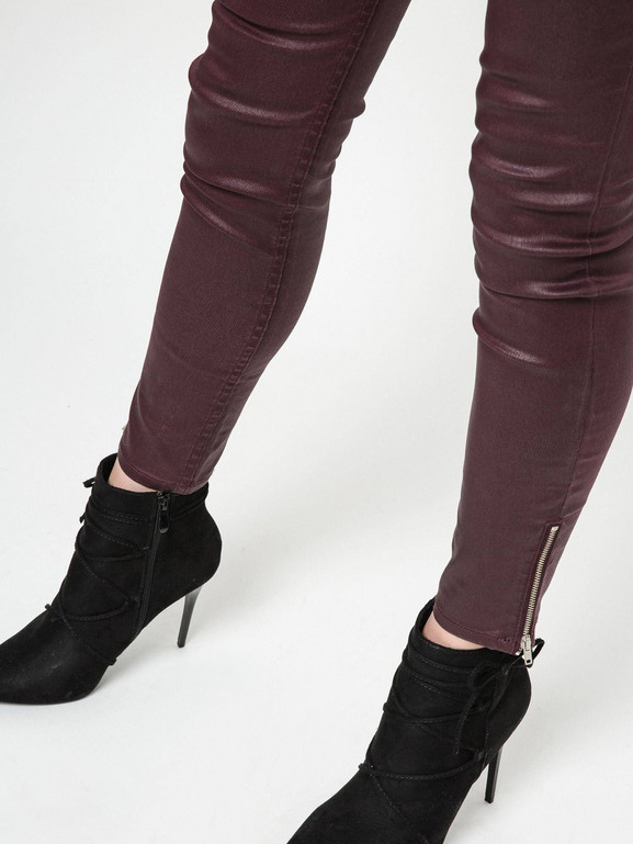 Spodnie woskowane rurki bordo