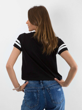 T-shirt cropped zdobiony paseczkami czarny