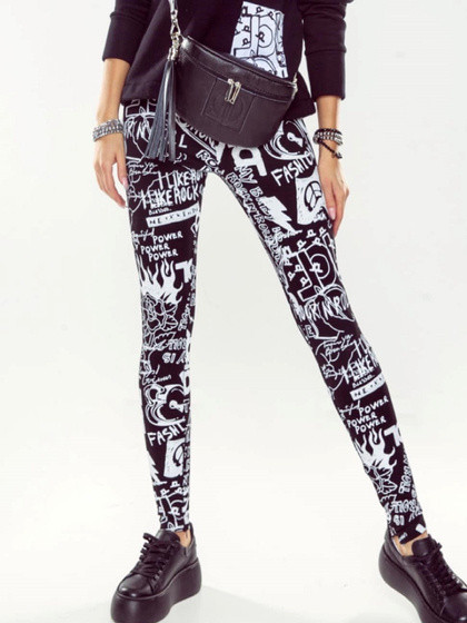 Czarne legginsy z nadrukiem By o la la