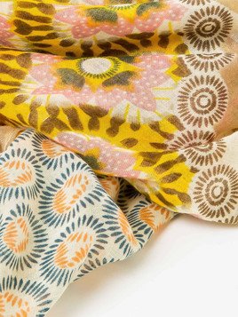 Chusta we wzory beżowo - żółta