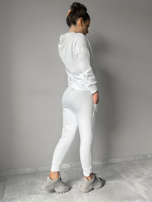 Biały komplet dresowy By o la la