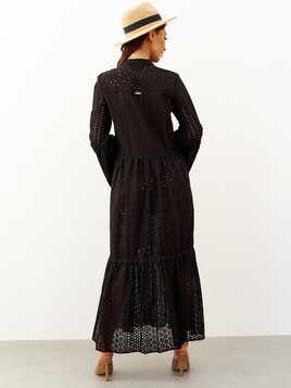 Czarna sukienka z haftem richelieu By o la la