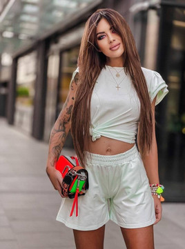 Seledynowa bluzka z falbankami przy ramionach Cocomore