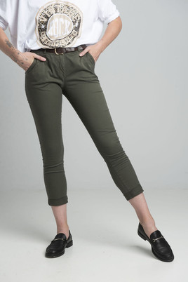 Khaki spodnie boyfriendy z paskiem