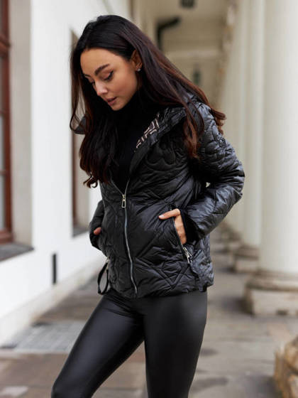 Czarna kurtka krótka pikowana w kwiaty Yups