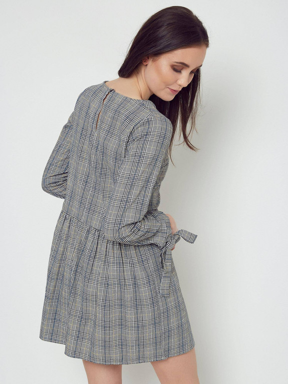 Sukienka w kratkę glen odcinana w pasie szara
