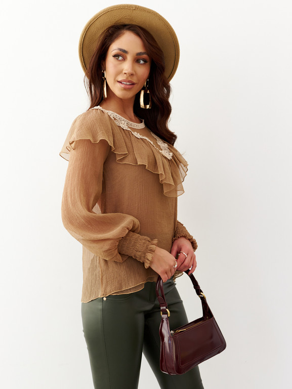 Karmelowa bluzka z falbanką i koronką Cocomore