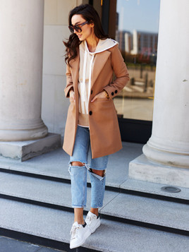 Karmelowy płaszcz klasyczny Yups