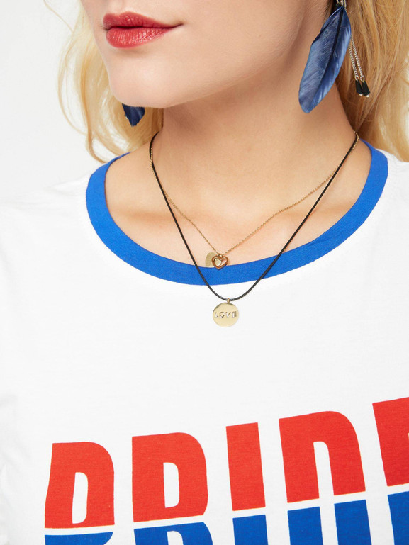 Biały t-shirt Pride z ozdobną taśmą