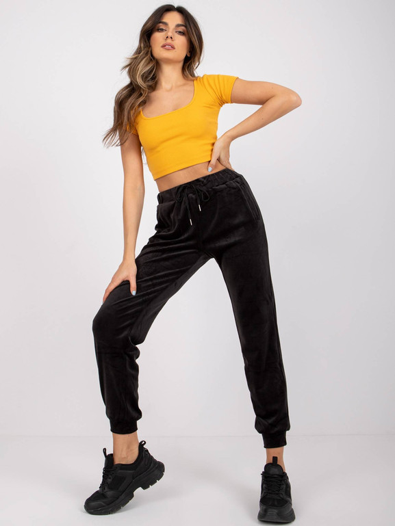 Czarne spodnie dresowe z weluru Yups