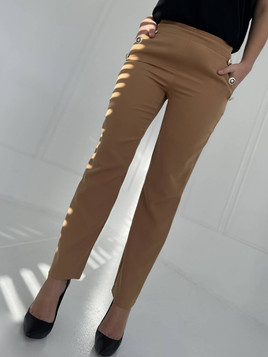 Karmelowe spodnie zdobione guzikami Cocomore