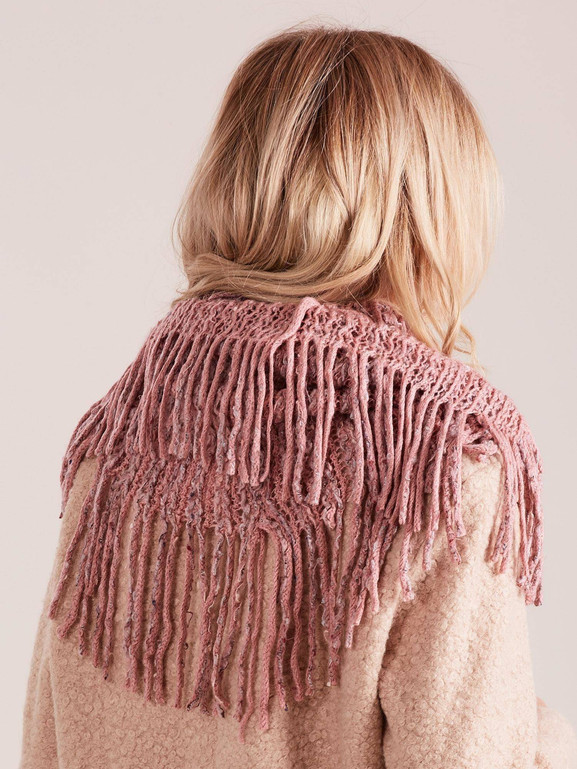 Komin ażurowy z frędzlami różowy