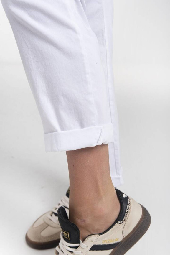 Białe spodnie z kieszeniami Iltalia