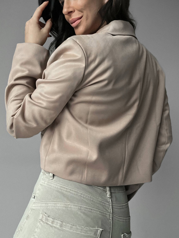 Beżowy żakiet krótki By o la la