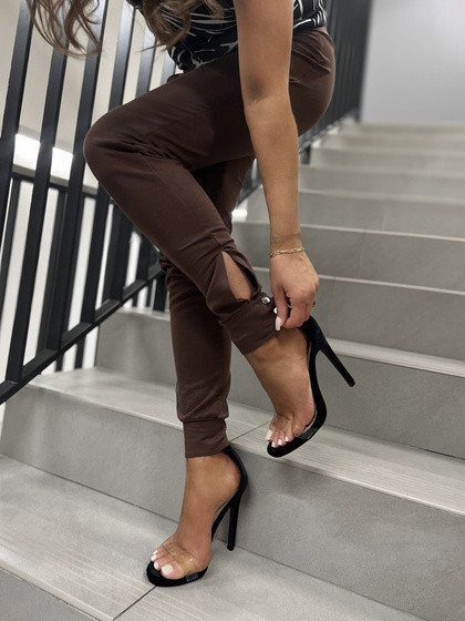 Brązowe spodnie dresowe Och Bella