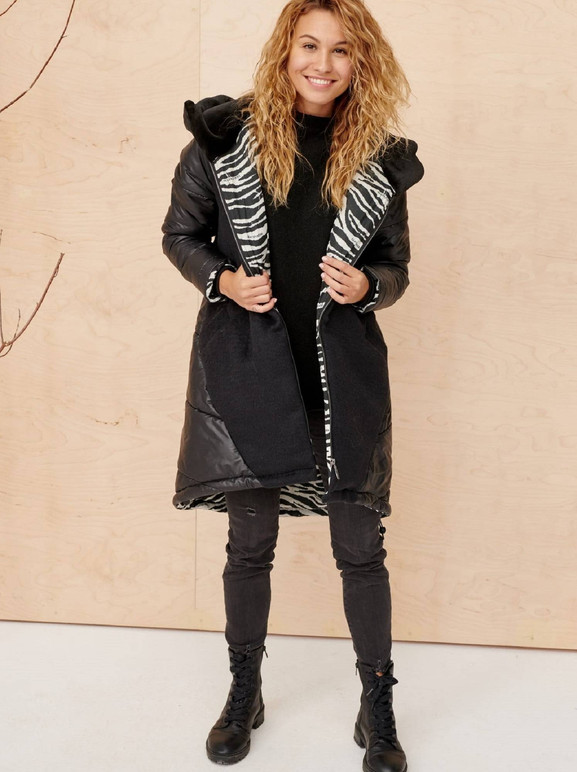 Czarna kurtka kaptur łączone materiały Blue Shadow