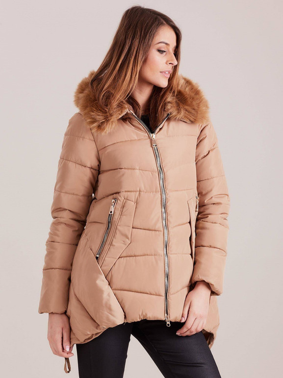 Kurtka z przedłużonymi bokami i futerkiem przy kapturze beżowa