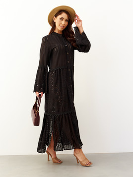 Czarna sukienka z haftem richelieu By o la la