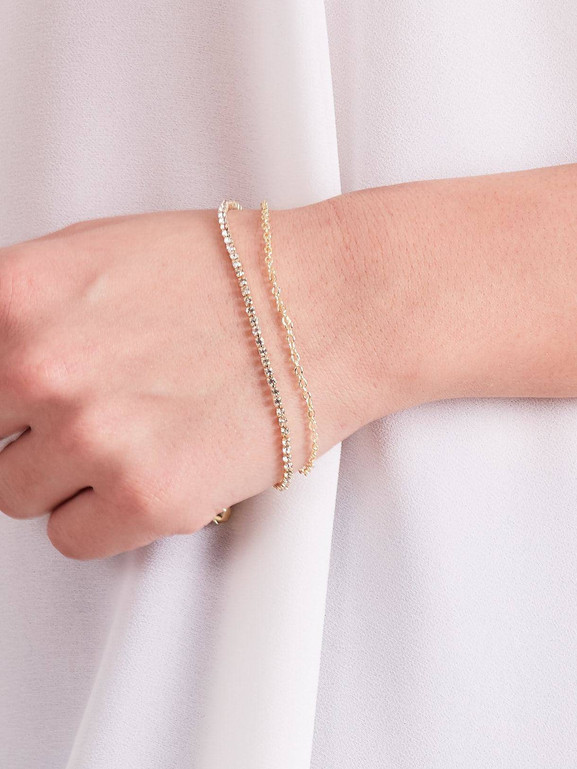 Bransoletka na podwójnym łańcuszku zdobiona cekinami złota