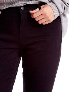 Czarne jeansy klasyczne ze średnim stanem Yups