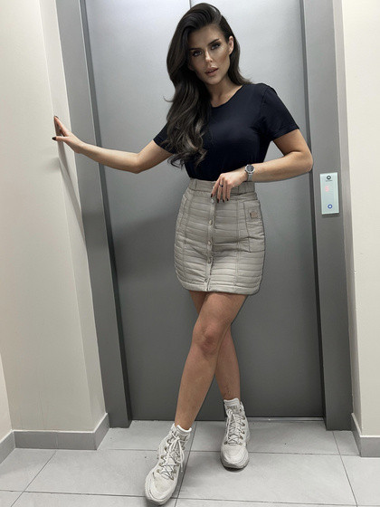 Beżowa pikowana spódnica mini By o la la