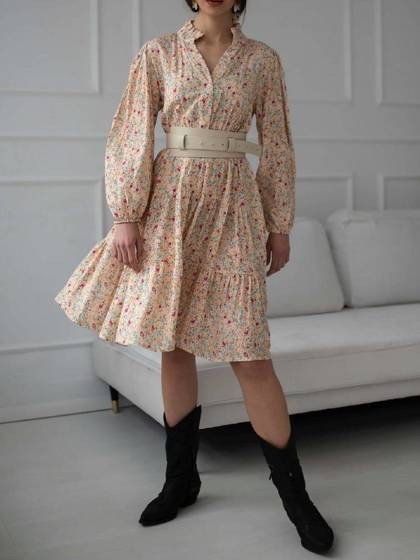 Ecru sukienka w kwiatuszki z falbanką LeMonada