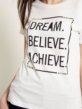 T-shirt zdobiony nadrukiem tekstowym i perełkami biały