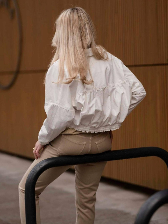 Ecru kurtka krótka wiosenna LeMonada