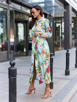 Niebieska sukienka w kwiaty szmizjerka By o la la