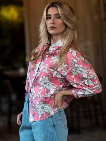 Różowa koszula w białe kwiaty oversize LeMonada