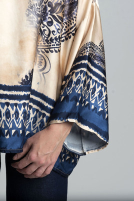 Beżowo-granatowa bluzka oversize wzór orientalny