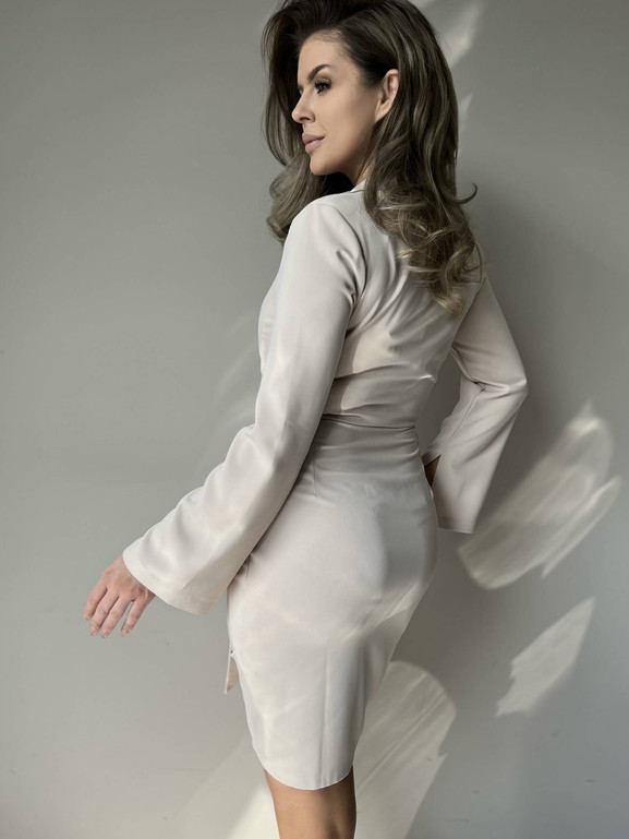 Beżowa sukienka wizytowa By o la la