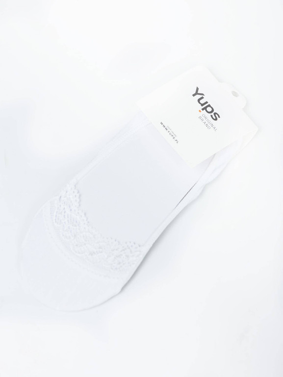 Stopki z koronkowym paskiem białe