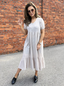 Beżowa sukienka letnia muślinowa Och Bella 